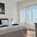 Two Worlds Sea View 아파트 Sarandë