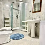 Two Worlds Sea View * Sarandë