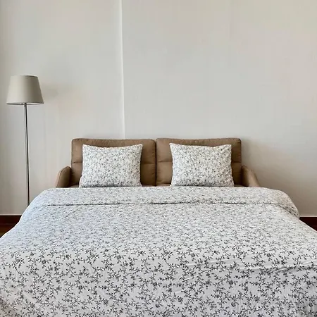 Two Worlds Sea View *