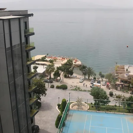 Two Worlds Sea View * Sarandë