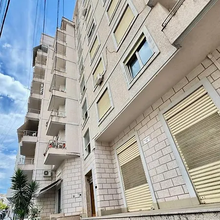 Two Worlds Sea View *