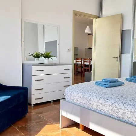 Two Worlds Sea View Саранда