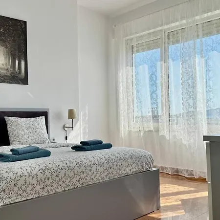 Two Worlds Sea View شقة ساراندا