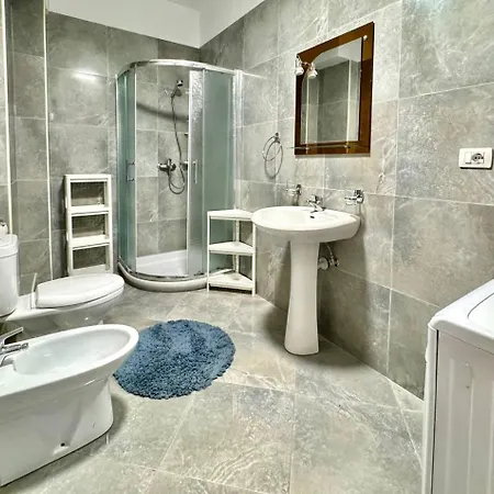 شقة Two Worlds Sea View