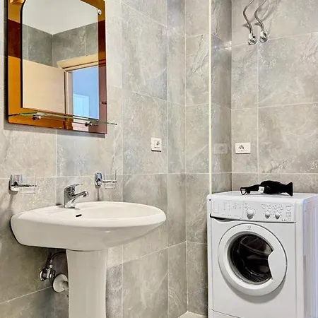 Two Worlds Sea View Апартаменты *