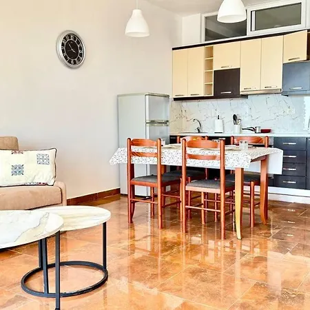 Two Worlds Sea View Апартаменты Саранда